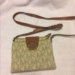 Michael kors crossbody